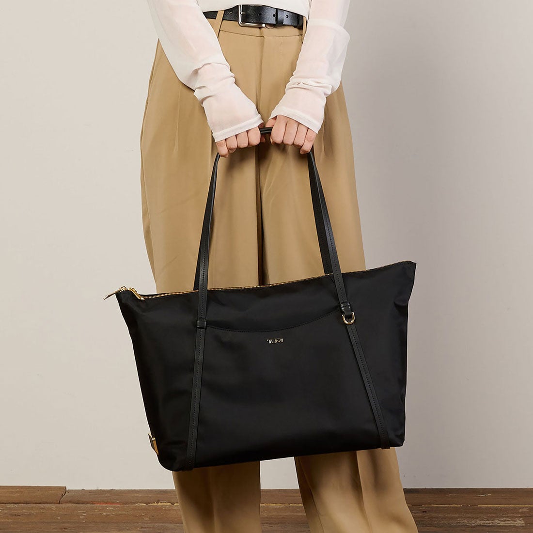 トゥミ TUMI トートバッグ ボヤジュール キュー トート 0196720DGLD