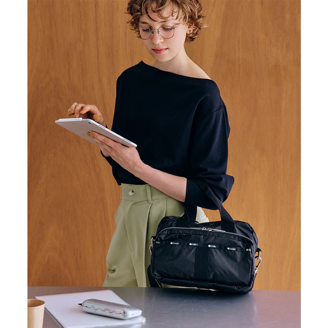 レスポートサック LeSportsac METRO CONVERTIBLE （ブラックC） -靴 