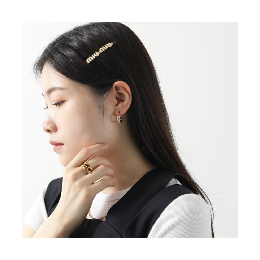 miumiuブラック ゴールド フープピアス ミュウミュウ Miu Miu MIUMIU フープピアス 5IO103 2F6T ロゴ （F0002