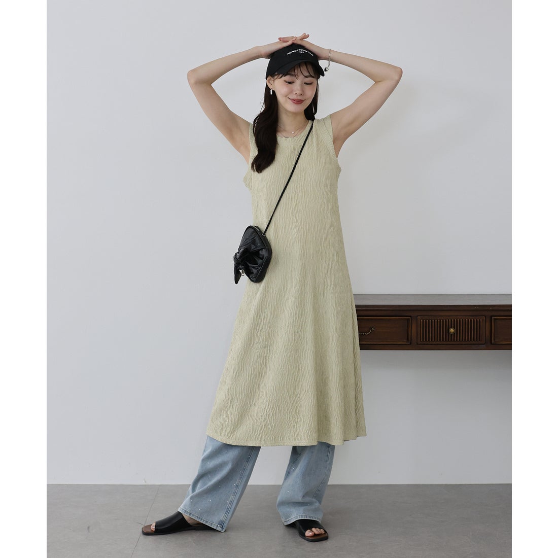 ブルーイースト BLUEEAST フレンチスリーブプリーツワンピース （ベージュ） -ファッション通販 FASHION WALKER