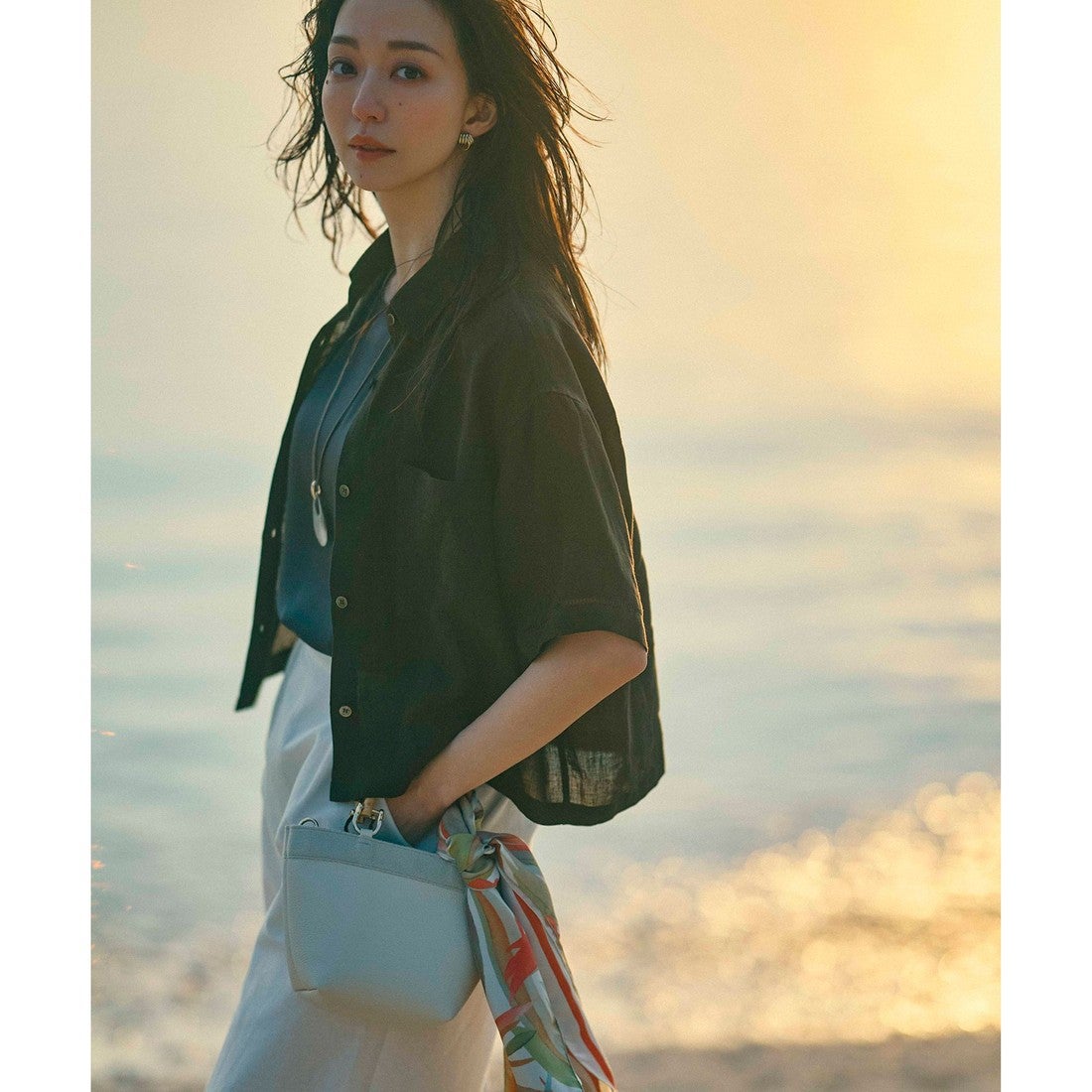 【えみーご】23区　25ss 洗える LIBECO クロップド シャツ 23区 【洗える】LIBECOリネン クロップド シャツ （ダークブラウン系