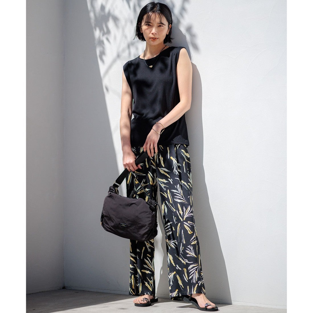美品23区 24SS スリークボタニカルプリント ドロストパンツ 38 M 23区（大きいサイズ） 【一部先行予約】スリークボタニカルプリント