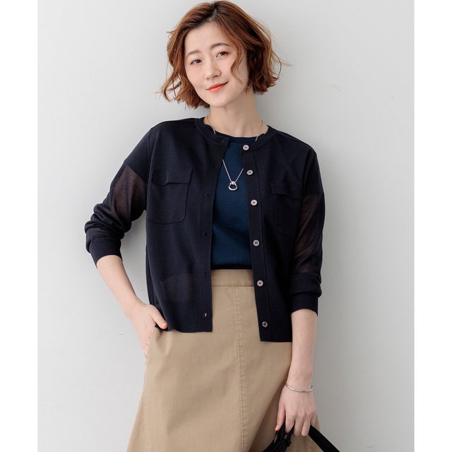 【一部先行予約/WEB&一部店舗限定カラーあり】シャイニーシアー フラップポケット カーディガン （ネイビー系）