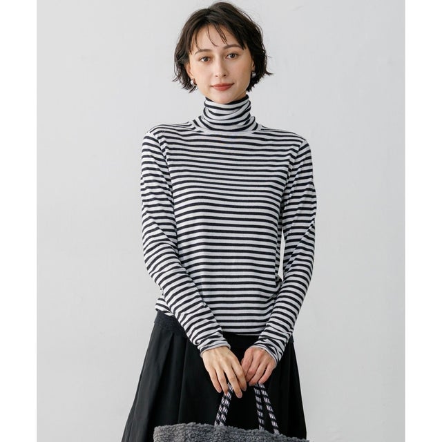 【CLASSY.掲載】スムージーコットン タートルネック ニット （オフ×チャコール系）