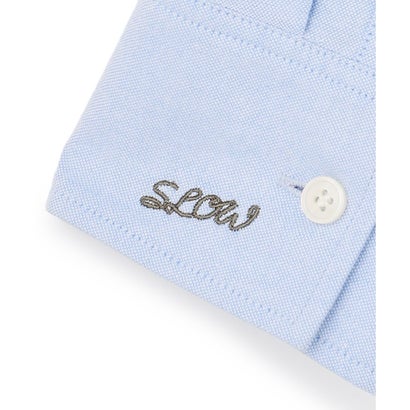 23区（大きいサイズ） 【SLOW/一部店舗限定】カフス刺繍  レタリングオックス シャツ （ライトグレー×パープル刺繍系）｜詳細画像