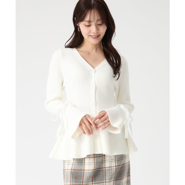 2025秋冬新作 袖リボンベロアペプラムニット TT548316 （OFF-WHITE）