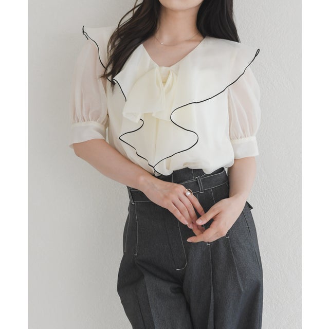 2026秋冬新作 ラッフルフリルブラウス TT638105 （OFF-WHITE）