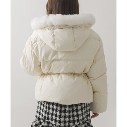 2026秋冬新作 フードファー付きショートダウン TT648601 （OFF-WHITE）｜詳細画像
