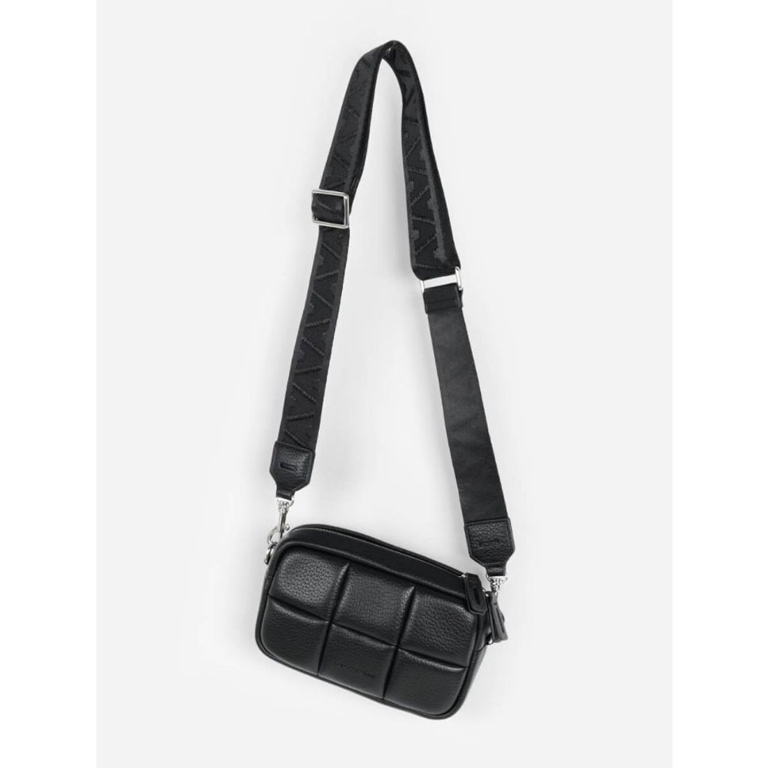 アーガ Aga ADD CULUMN PUFF - CROSSBODY BS バッグ （ブラック 
