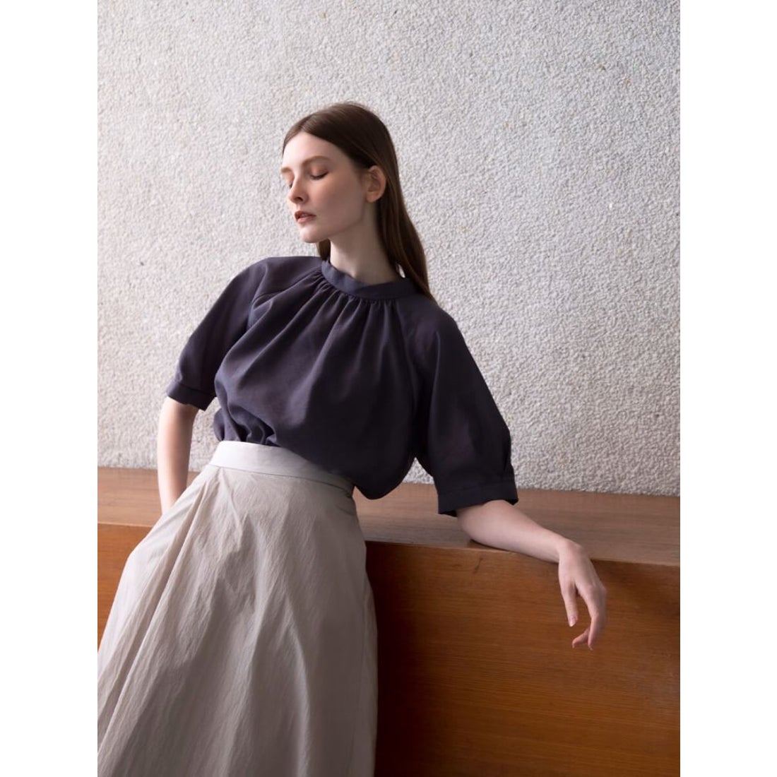 アーガ Aga パフスリーブブラウス （チャコールグレー） -アウトレット 