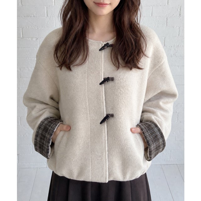 /チェック切替ノーカラーボアジャケット （アイボリー）