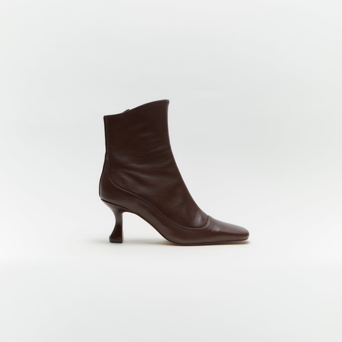 REINE LEATHER BOOTS （BROWN）