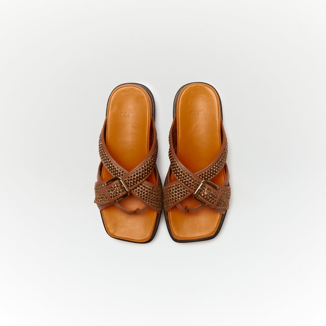 
                    POPPY FOOTBED SANDALS （BROWN）