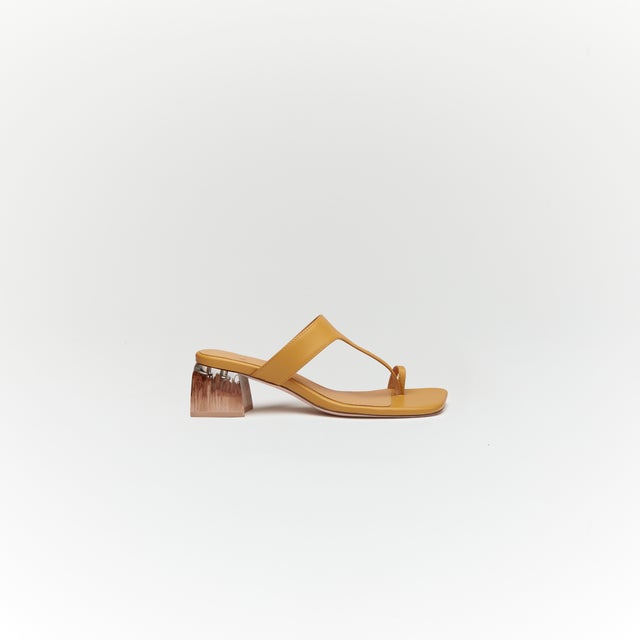 
                    ERIMO LEATHER SANDALS （YELLOW）