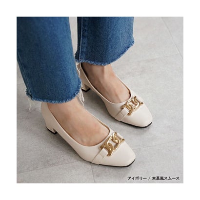 パンプス 走れる レイン シューズ 防水 痛くない 歩きやすい チェーンバックル スクエアトゥ 4.5cm 太ヒール チャンキーヒール ビジネス 通勤 きれいめ （サンドグレー（本革風スムース））｜詳細画像