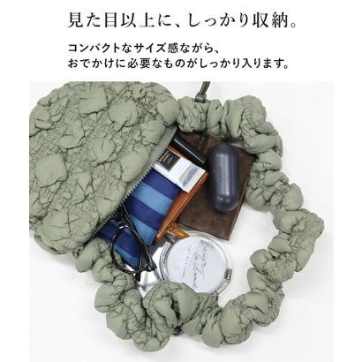 ショルダーバッグ キルティング レディース バッグ 2way ハンドバッグ ギャザー くしゅくしゅ ショルダー 長さ調節 肩掛け 斜めがけ 手持ち ファスナーポケット 小さめ 大人 カジュアル デイリ （アイボリー）｜詳細画像