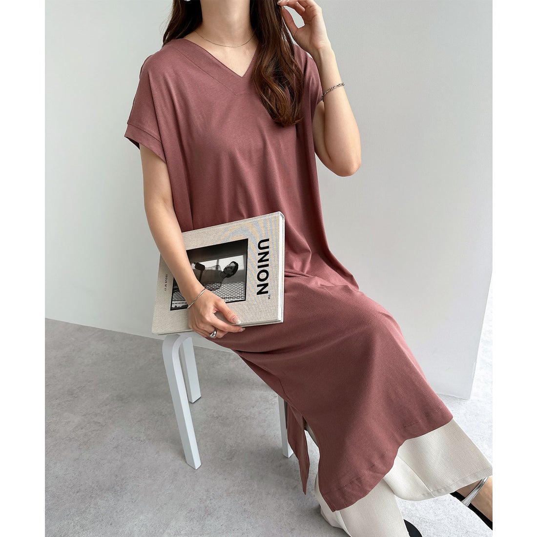 アンドミー andme コットン天竺半袖VネックTシャツワンピース （ワイン