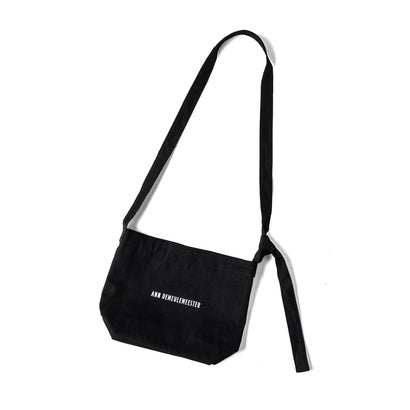 AD MEDIUM SHOULDER BAG WITH ADJUSTABLE STRAP TEENAGE APOCALYPSE PRINT（Black）｜詳細画像