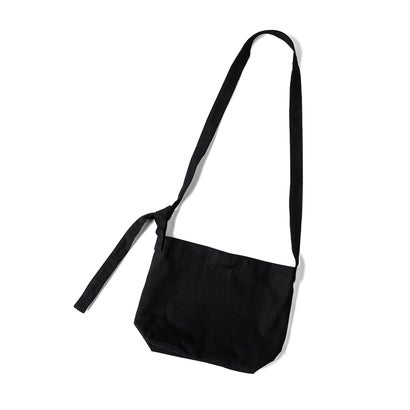 AD MEDIUM SHOULDER BAG WITH ADJUSTABLE STRAP TEENAGE APOCALYPSE PRINT（Black）｜詳細画像