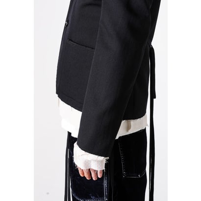 PETON DESTRUCTURED SLIM FIT CONTRAST EDGE BLAZER WITH EMBROIDERED EMBLEM（Black）｜詳細画像