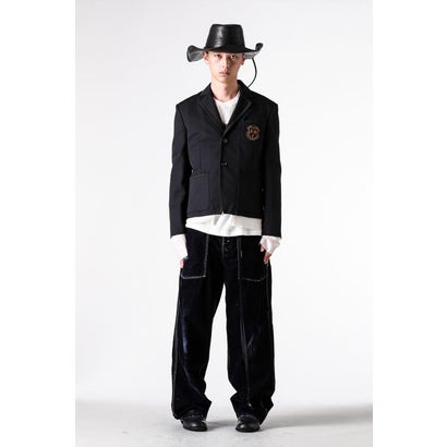 PETON DESTRUCTURED SLIM FIT CONTRAST EDGE BLAZER WITH EMBROIDERED EMBLEM（Black）｜詳細画像