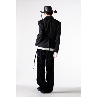 PETON DESTRUCTURED SLIM FIT CONTRAST EDGE BLAZER WITH EMBROIDERED EMBLEM（Black）｜詳細画像
