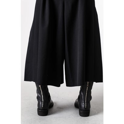 JEPPE PLEATED CROPPED TROUSERS（Black）｜詳細画像