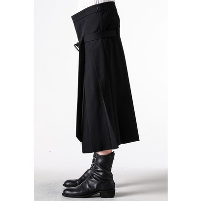 JEPPE PLEATED CROPPED TROUSERS（Black）｜詳細画像