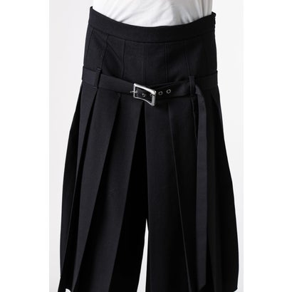 JEPPE PLEATED CROPPED TROUSERS（Black）｜詳細画像