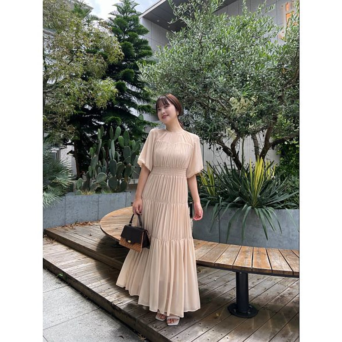 アニュアンス anuans シフォンギャザーティアードワンピース （BROWN
