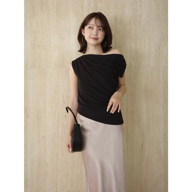 アシメネックドレープカットトップス （BLACK）
