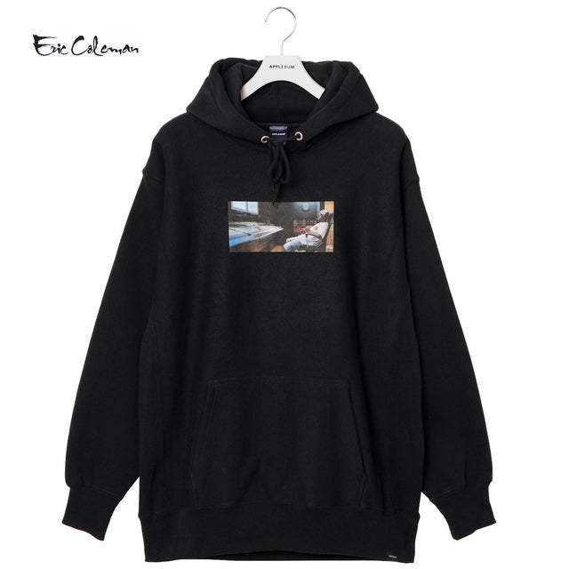 “エリック・コールマン” スウェット フーディ-J（“ERIC COLEMAN” SWEAT HOODIE-J） （Black）