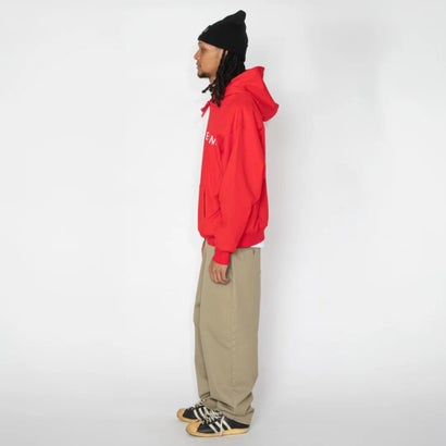 ロゴ エンブロイダリー フーディー（Logo Embroidery Hoodie） （Red）｜詳細画像