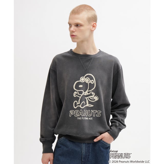 《× PEANUTS》GUSSET CREWNECK SWEAT （チャコール）