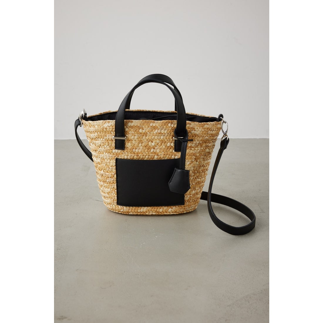 AZUL BY MOUSSY FRONT POCKET BUCKET TOTE BAG BLK -ファッション通販 