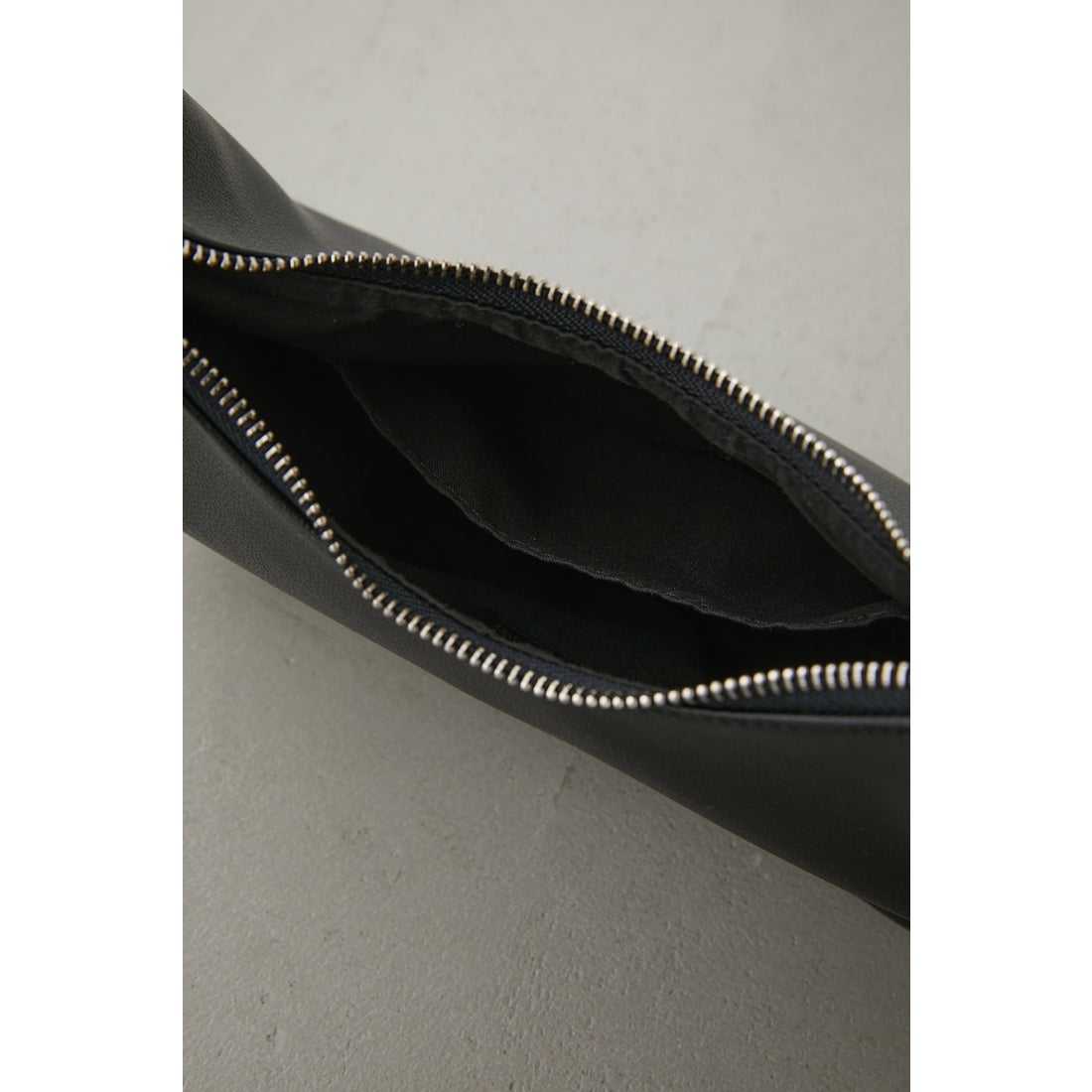 AZUL BY MOUSSY ポーチセットショルダーバッグ BLK -靴＆ファッション