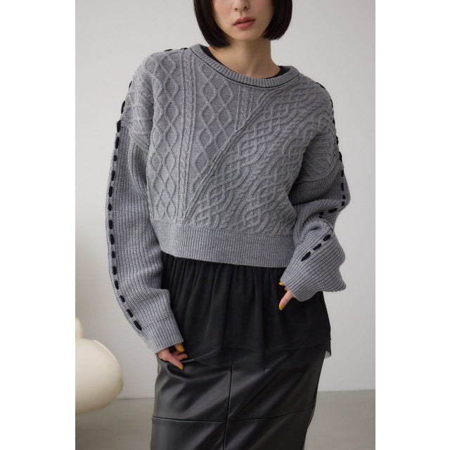 ステッチデザインケーブルニット T.GRY