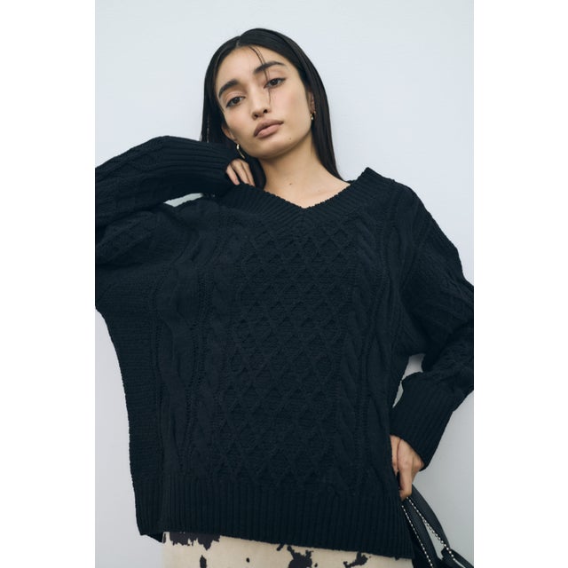 着丈バリエVネックニット BLK