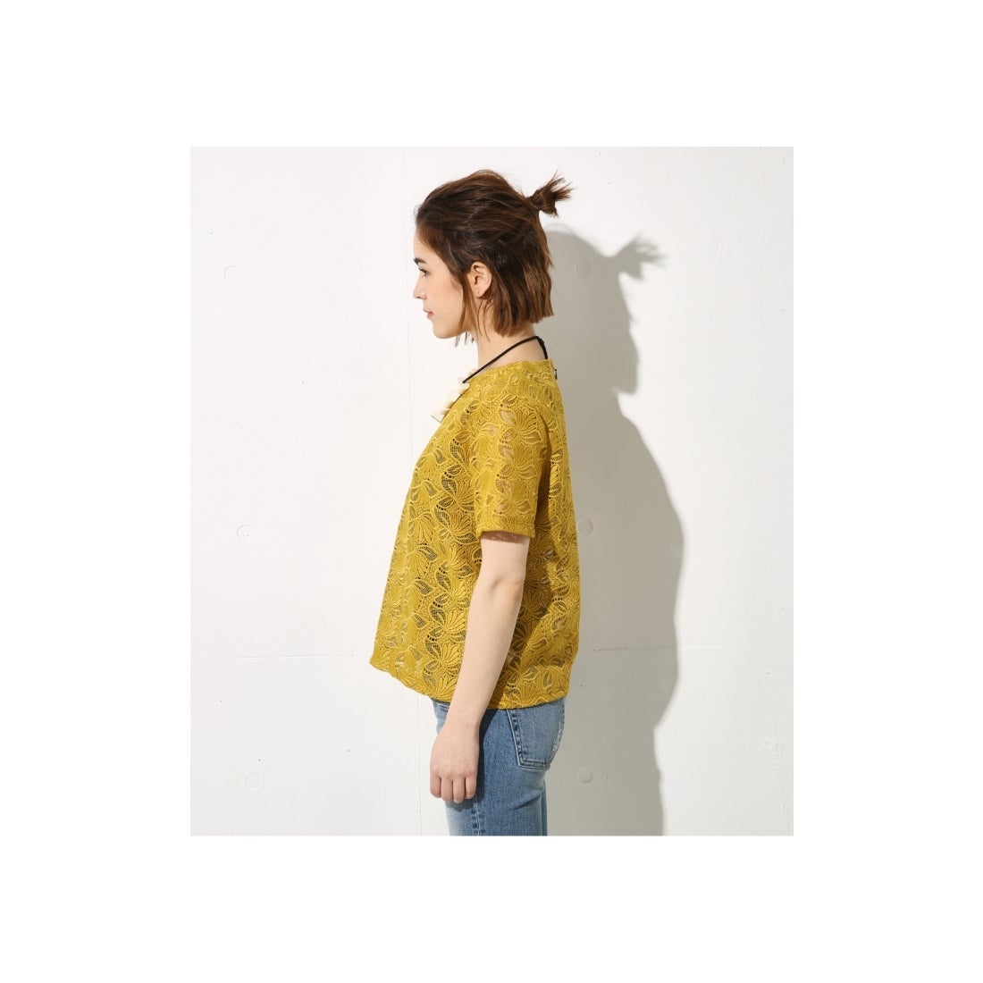 AZUL BY MOUSSY レース半袖プルオーバー ダークイエロー -ファッション 