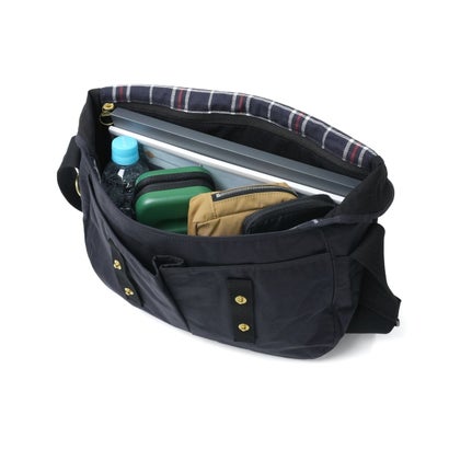 ショルダーバッグ ブランド おしゃれ ショルダー フラップ PC収納 横型 綿 コットン A4 9.3L TRANSPORT RIEVER CROSSBODY BAG UBA0745 （navy）｜詳細画像
