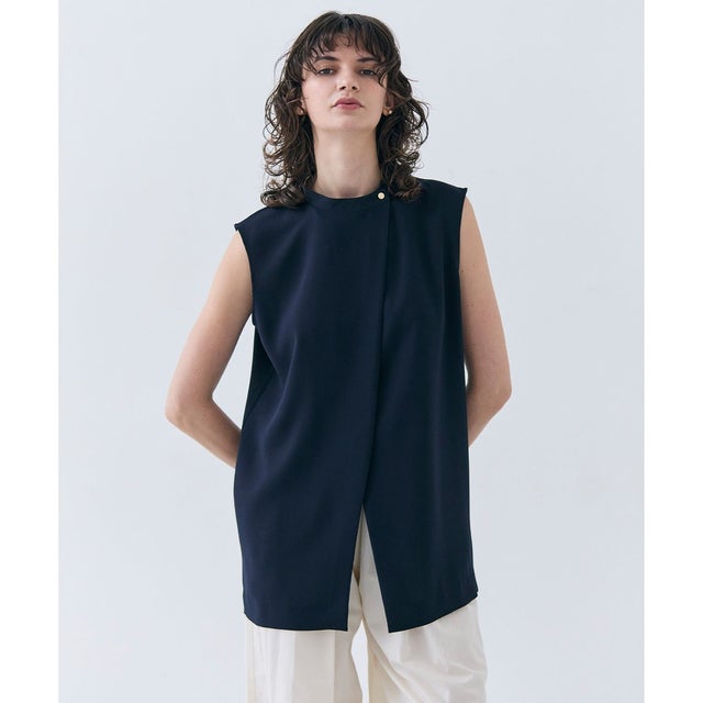 【洗える】FLEUR / フロントボタンノースリーブブラウス （Navy）