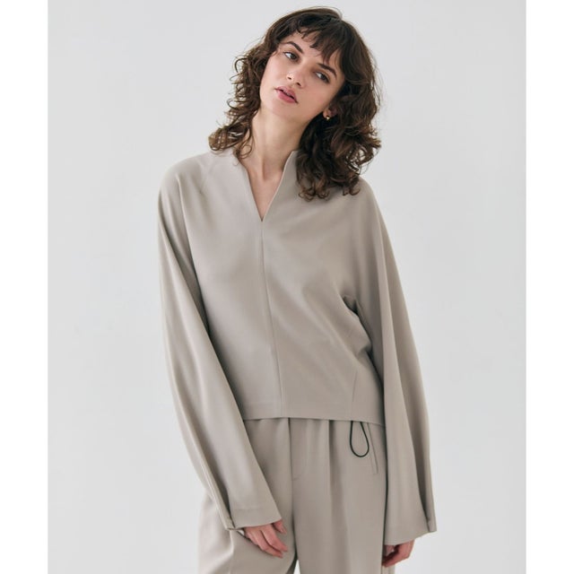 【洗える】RUE / スリットネックフォルムブラウス （Taupe）