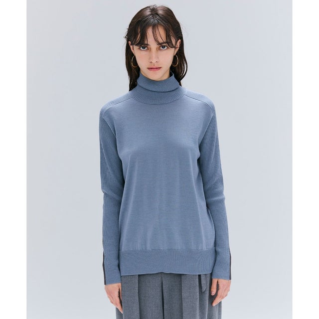 【洗える・VERY NaVY掲載】LA MONNAIE / バイカラーウールタートルニット （Dull Blue × Warm Gray）