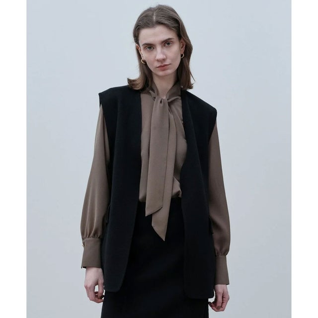BOW / ウールリバー ノーカラージレ （Black）