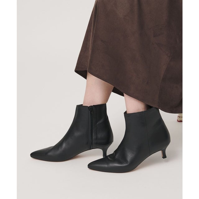＜Arrum＞レザー ポインテッド ショートブーツ （BLACK）