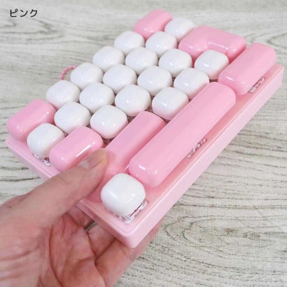 シネマコレクション cinemacollection キーチェーン パソコン風キーボードキーホルダー ピンク カミオジャパン｜詳細画像