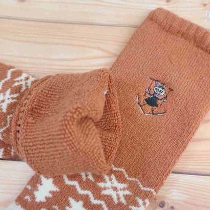 ムーミン レッグウォーマー 雪柄 ミムラ 刺繍 レッグカバー フワフワパイル ピンク 北欧 ウイックス｜詳細画像