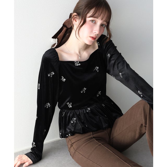 ベロア刺繍ペプラムトップス （ブラック）