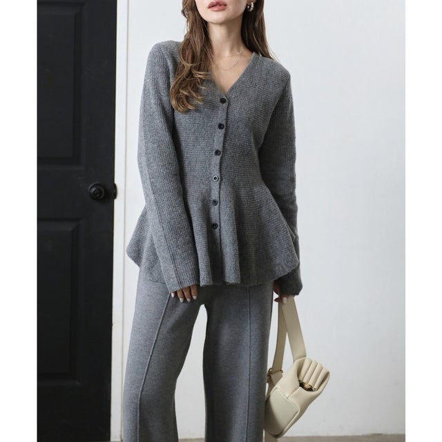 Vネックペプラムニット （GRAY）