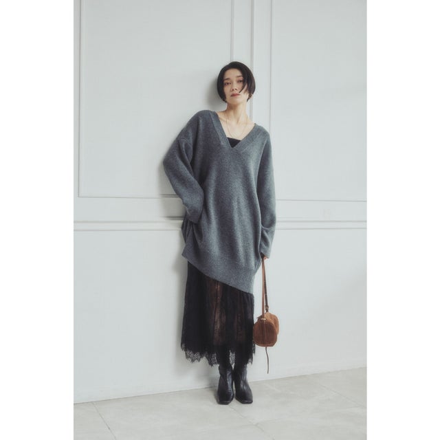 ディープVネックミディニットワンピース （CHARCOAL-GRAY）